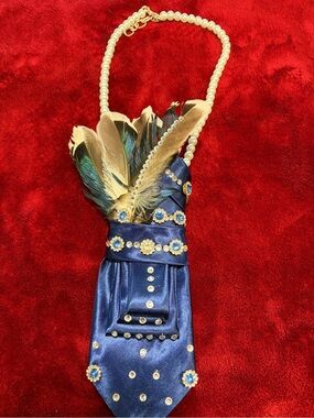 Pearl-Handle Navy Satin Feathered Necklace Tie